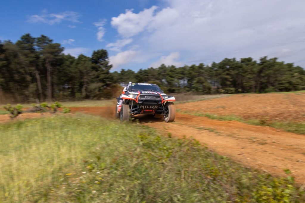Vehículo de rally raid durante el Rally TT Cuenca 2026 del Campeonato de España de Rallyes Todo Terreno