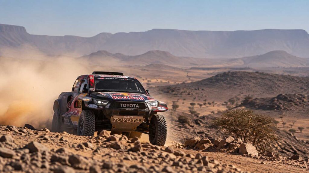 Coche de rally-raid en el Rallye du Maroc